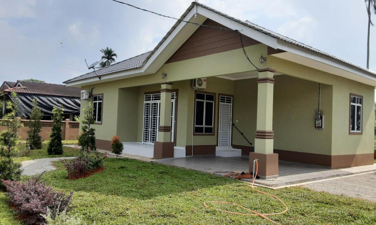 Villa Hijau Guest House Kampong Sura Tengah Luaran gambar